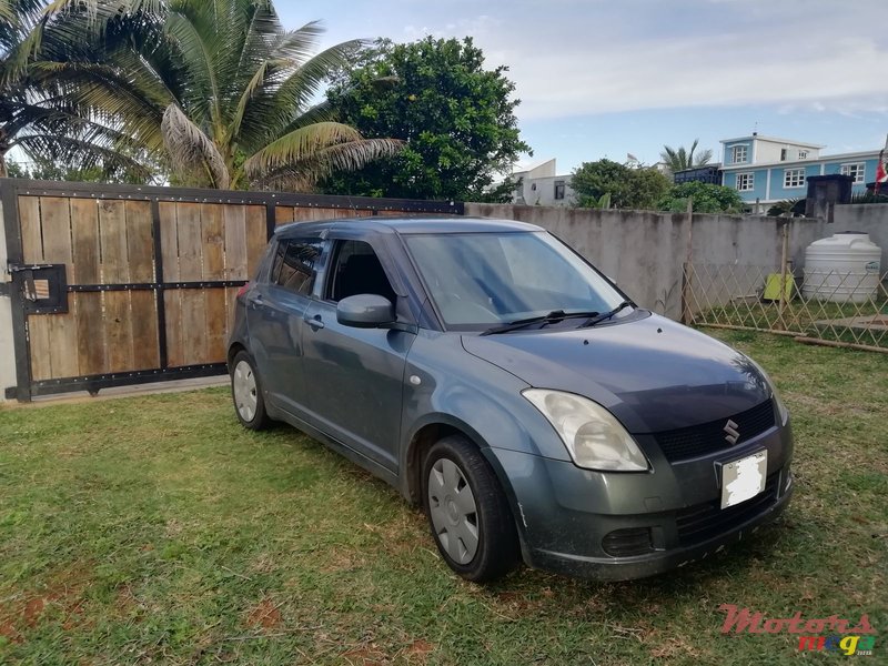 2005' Suzuki Swift photo #1