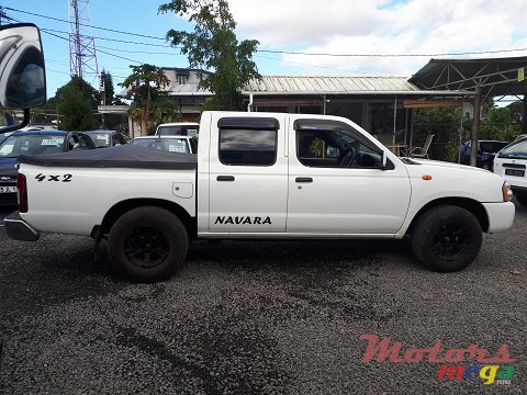 2010' Nissan Navara 4X2 photo #5