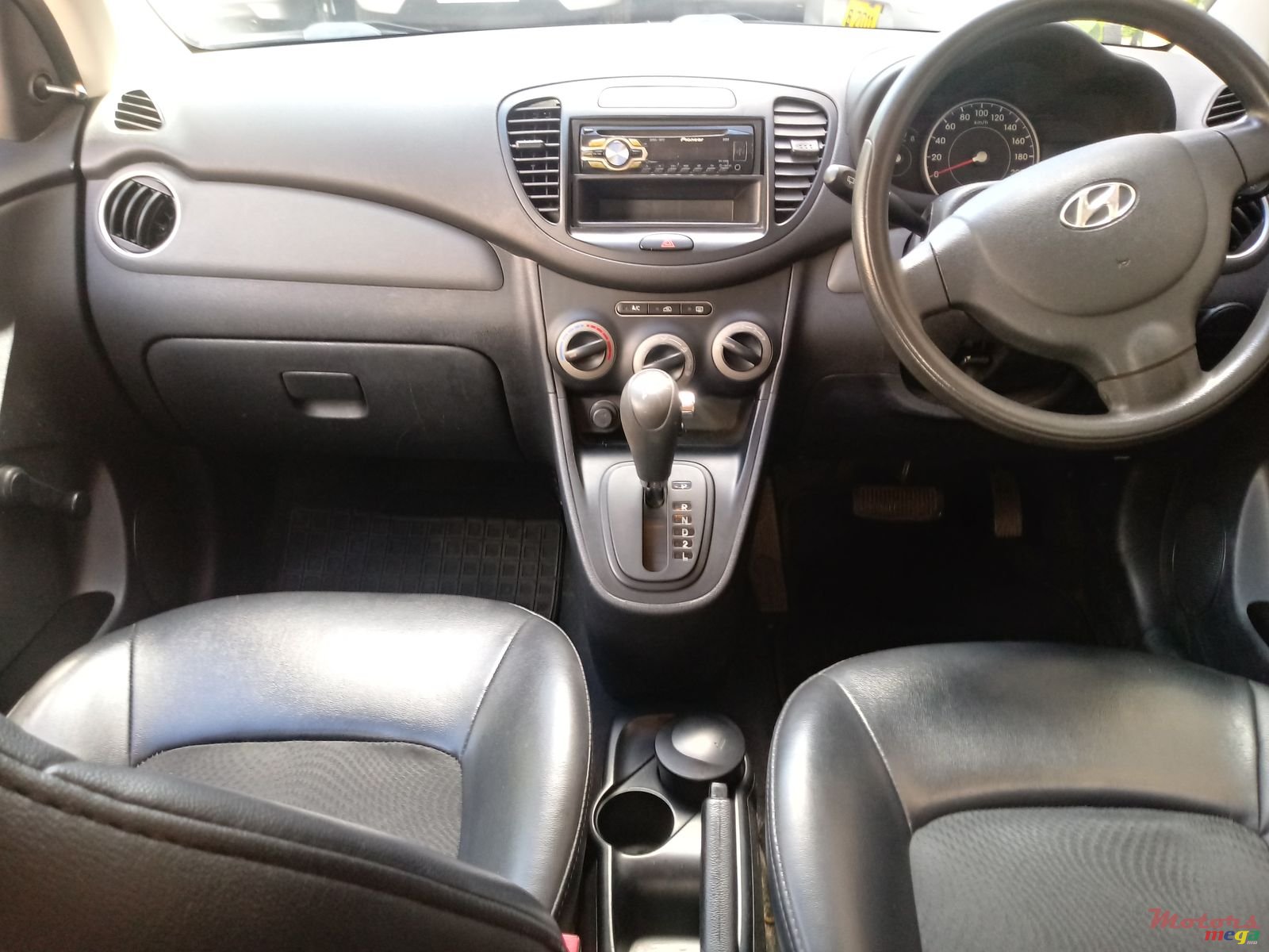 2012' Hyundai i10 photo #5