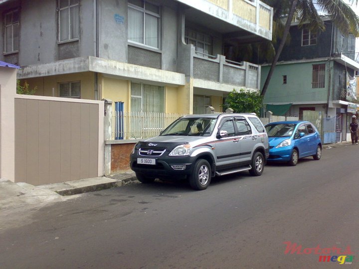 2003' Honda CR-V photo #1