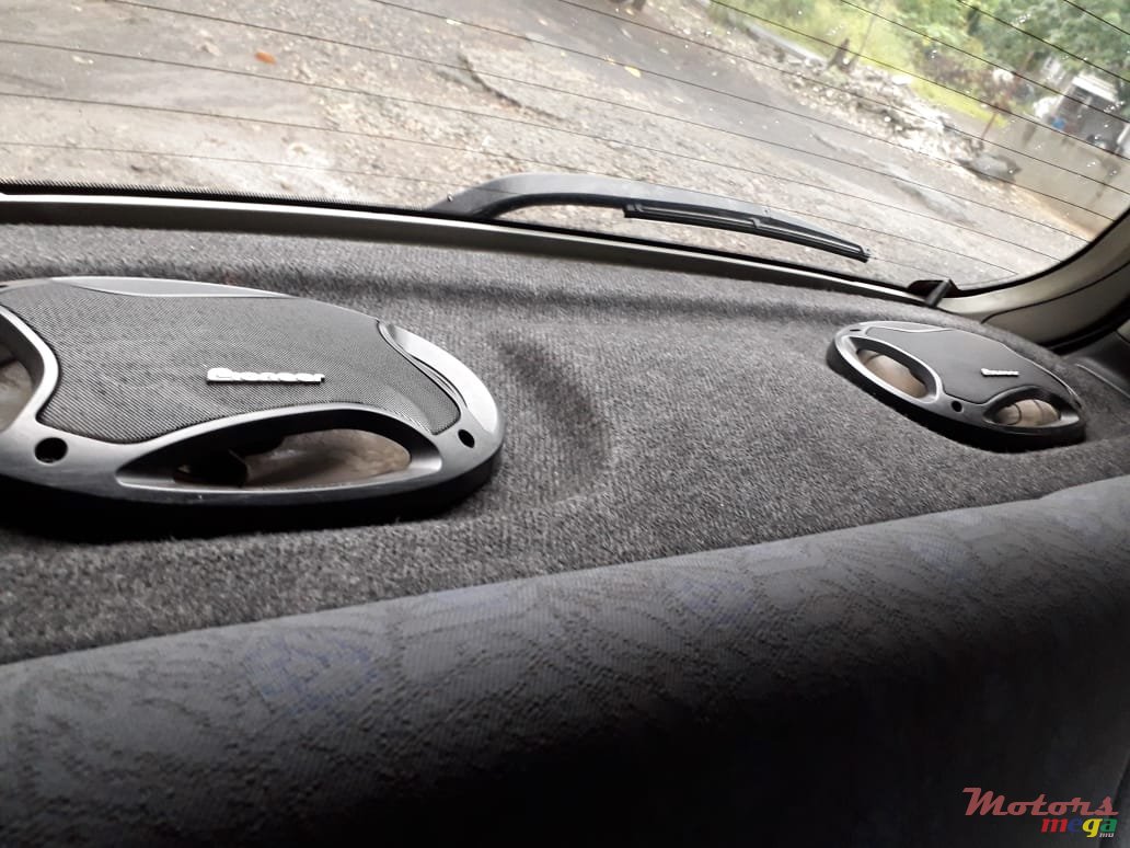 2002' Toyota Vitz No Modifications. photo #6