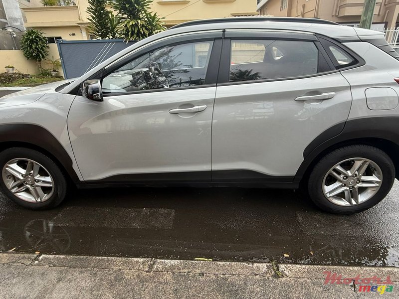 2021' Hyundai Kona photo #2