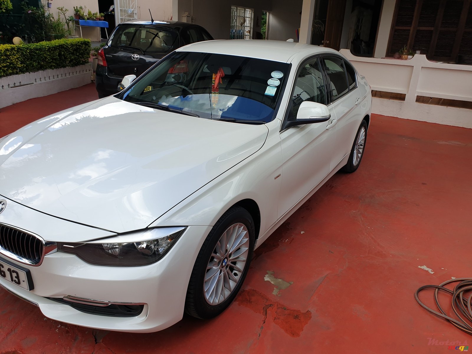 2013' BMW 316 Luxury photo #3