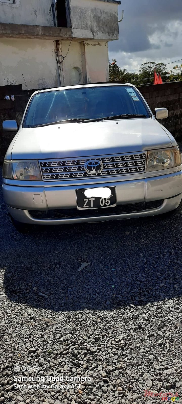 2005' Toyota Fielder photo #4