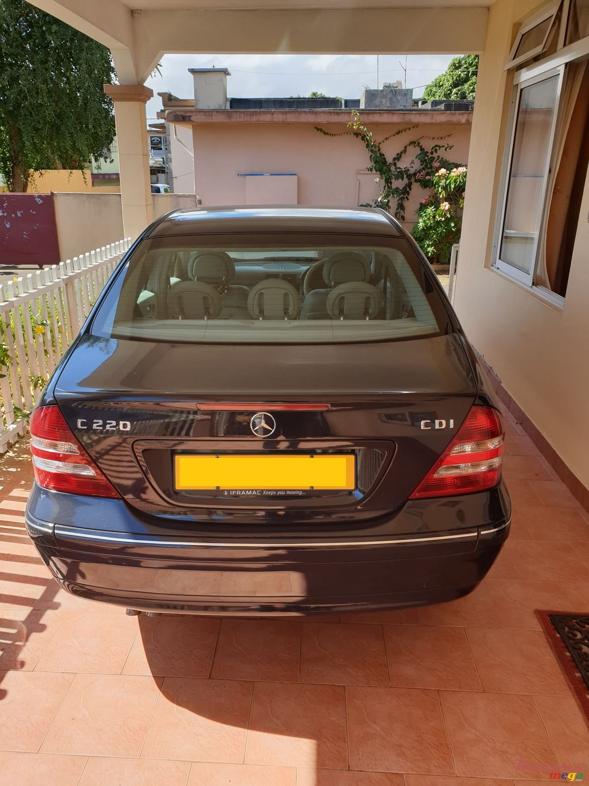 2006' Mercedes-Benz 220 photo #2