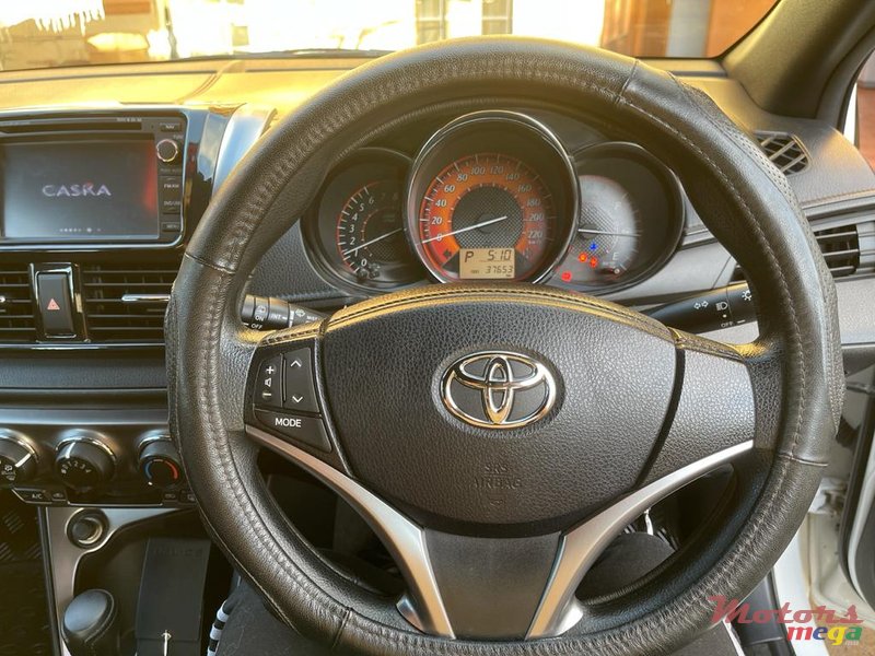 2016' Toyota Yaris photo #3