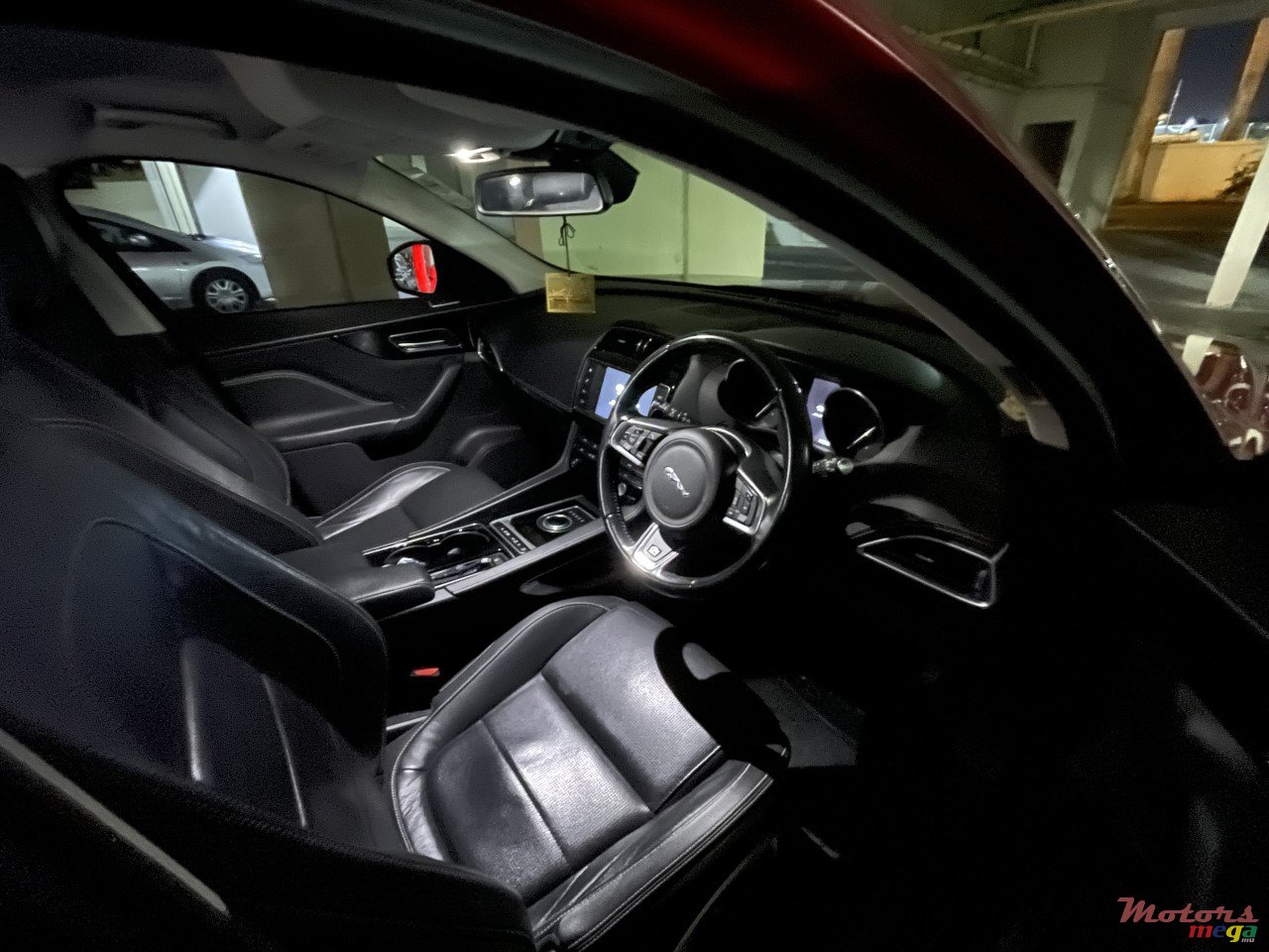 2017' Jaguar F-Pace R Sports photo #3