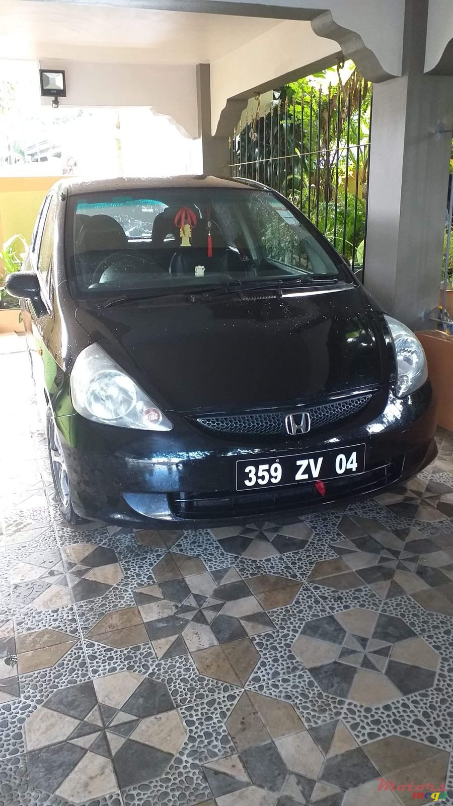 2004' Honda Fit photo #1