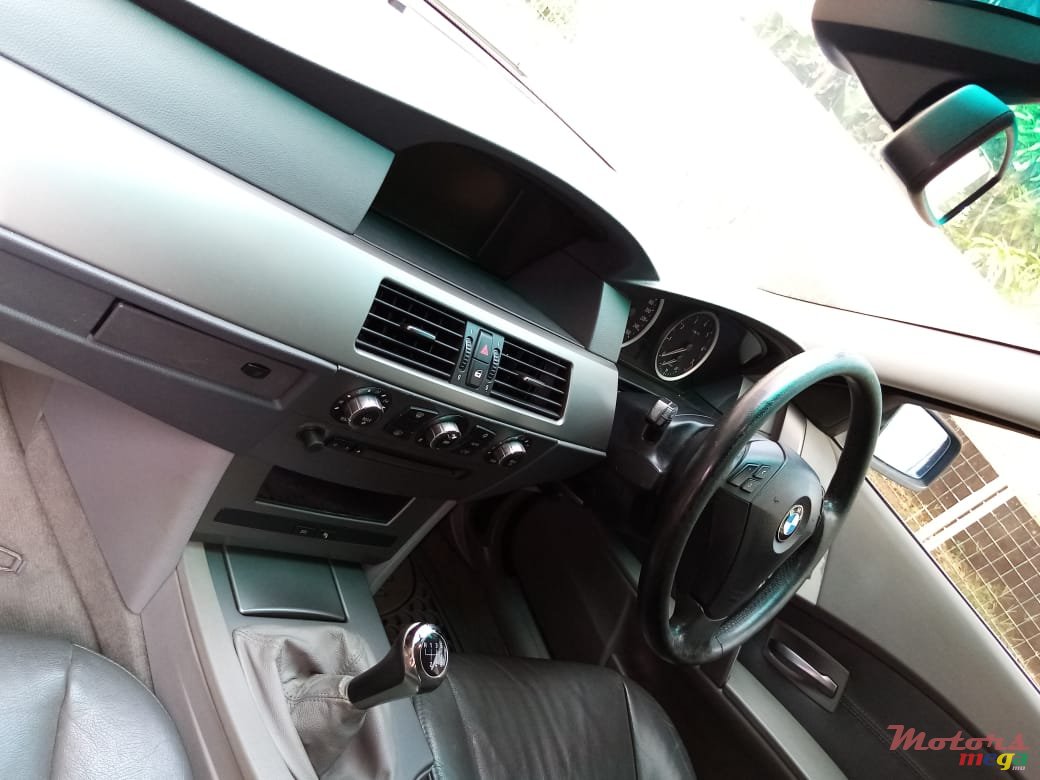 2005' BMW 525 M5 photo #2