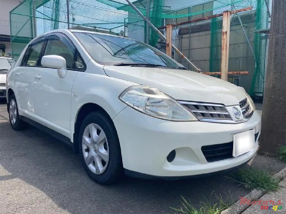 2008' Nissan Tiida photo #2