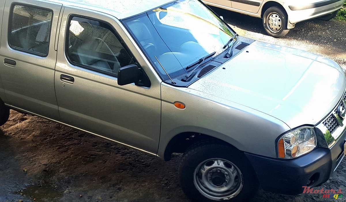 2009' Nissan Navara Double Cab Pickup Japan photo #1