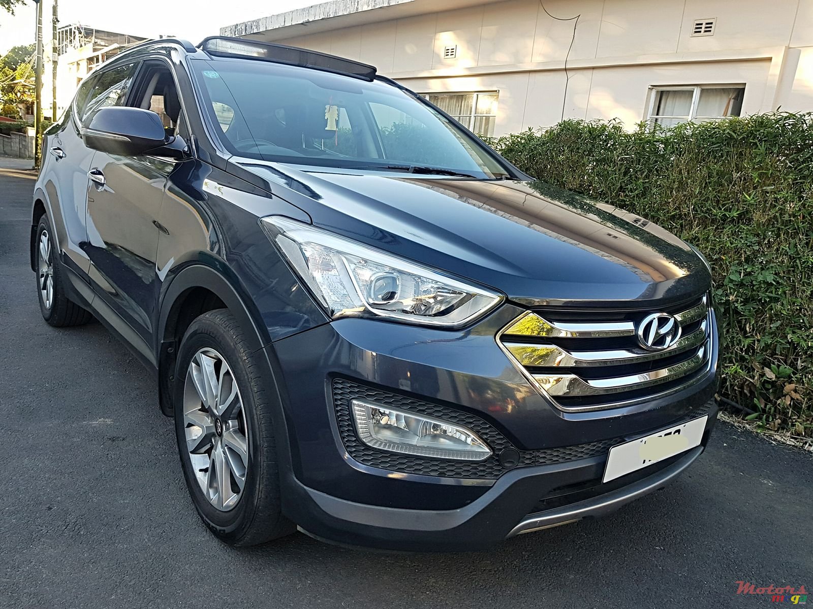 2014' Hyundai Santa Fe Automatic photo #1