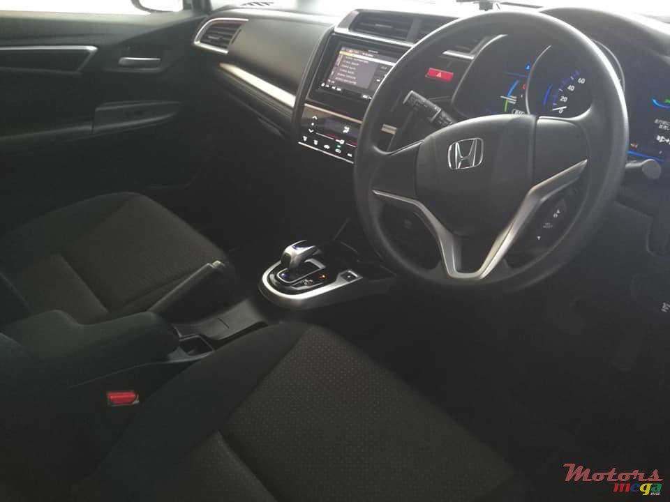 2016' Honda Jazz F package photo #6