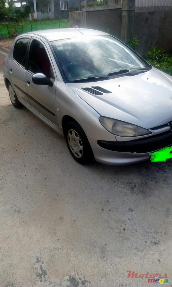 2000' Peugeot 206 photo #1
