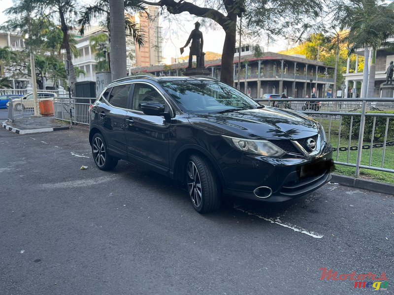 2015' Nissan Qashqai pioneer screen photo #2