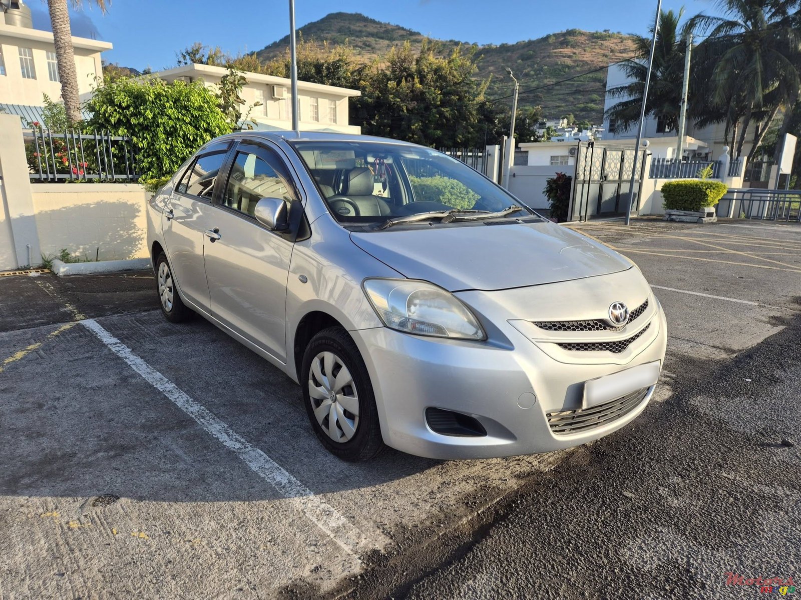2007' Toyota Belta photo #1