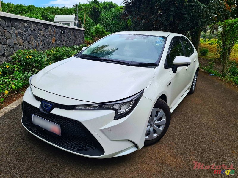 2019' Toyota Corolla Sedan 1.8 Hybrid photo #1