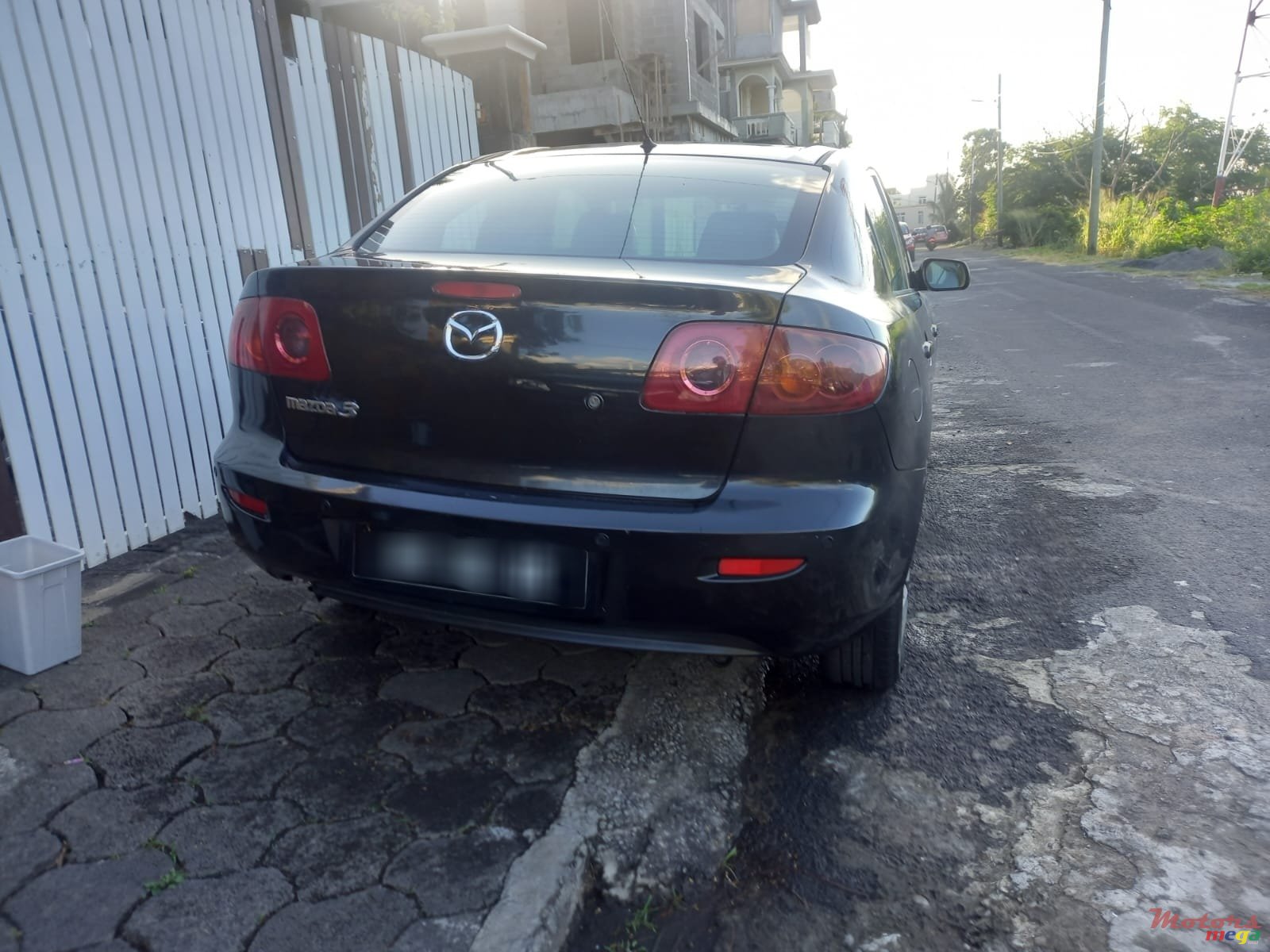 2005' Mazda photo #2