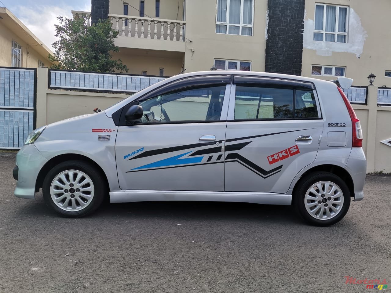 2011' Perodua Viva Elite photo #4