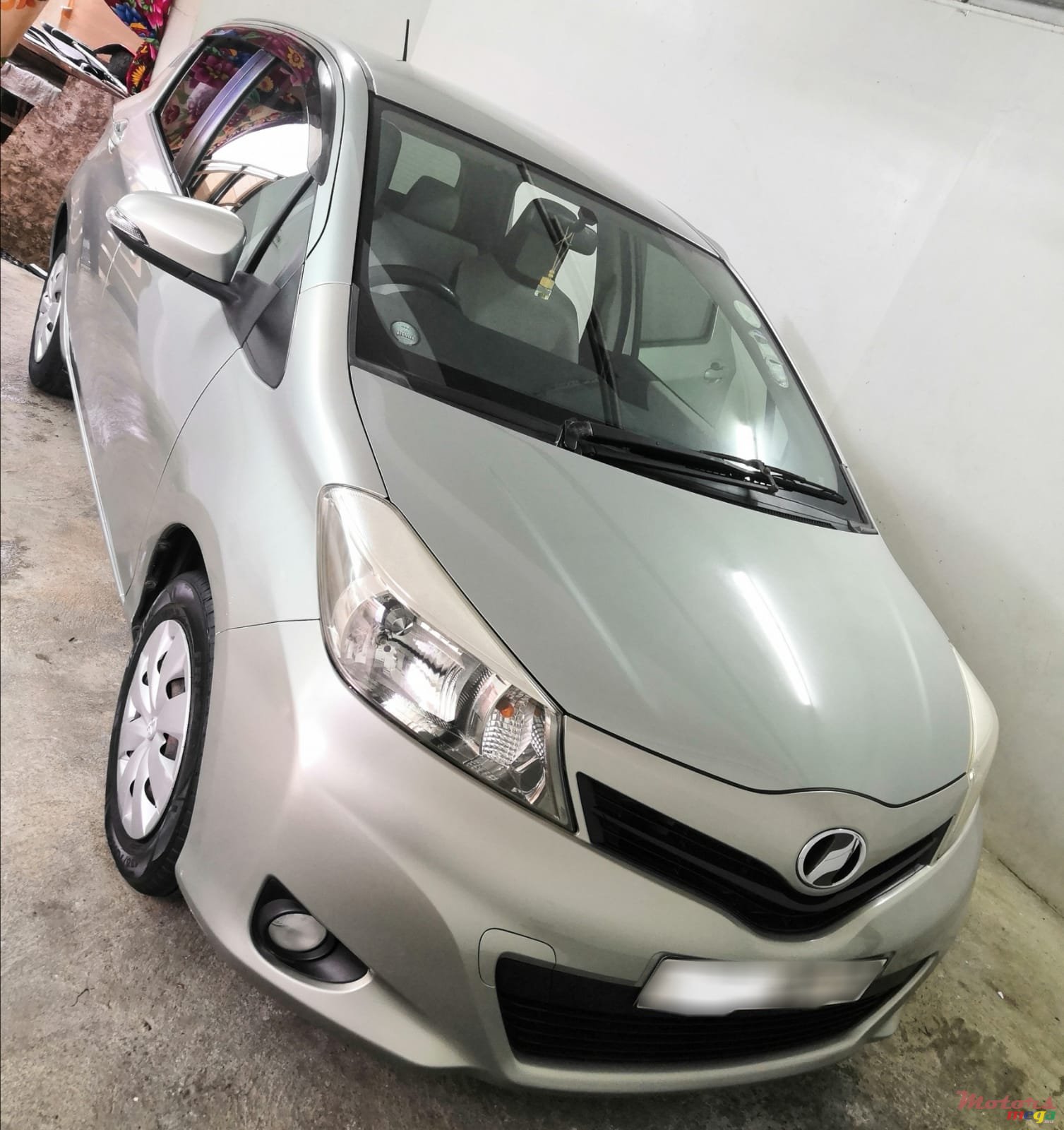 2011' Toyota Vitz 1320cc photo #1