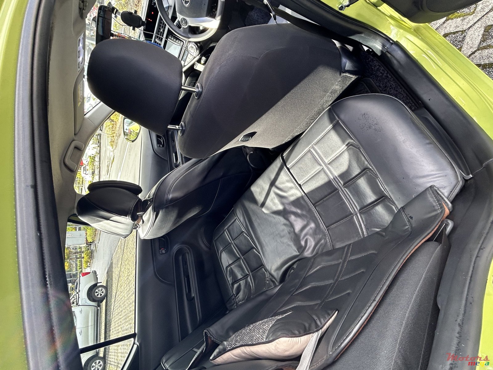 2016' Toyota Aqua photo #6