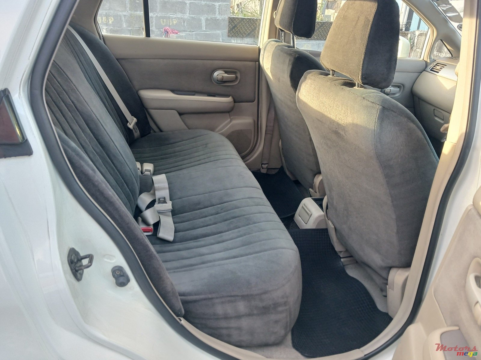 2006' Nissan Tiida photo #5