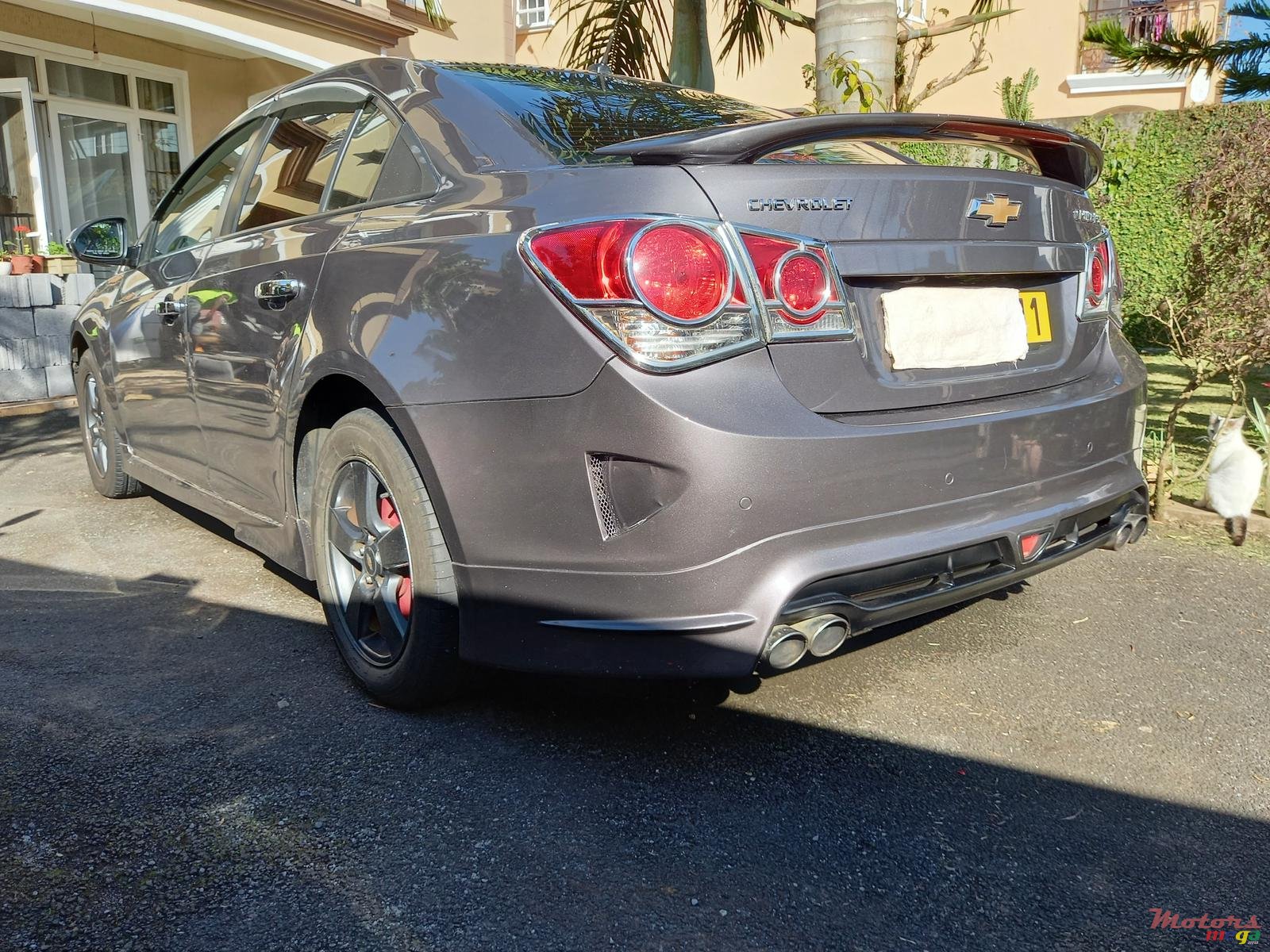 2011' Chevrolet Chevy Cruze photo #3