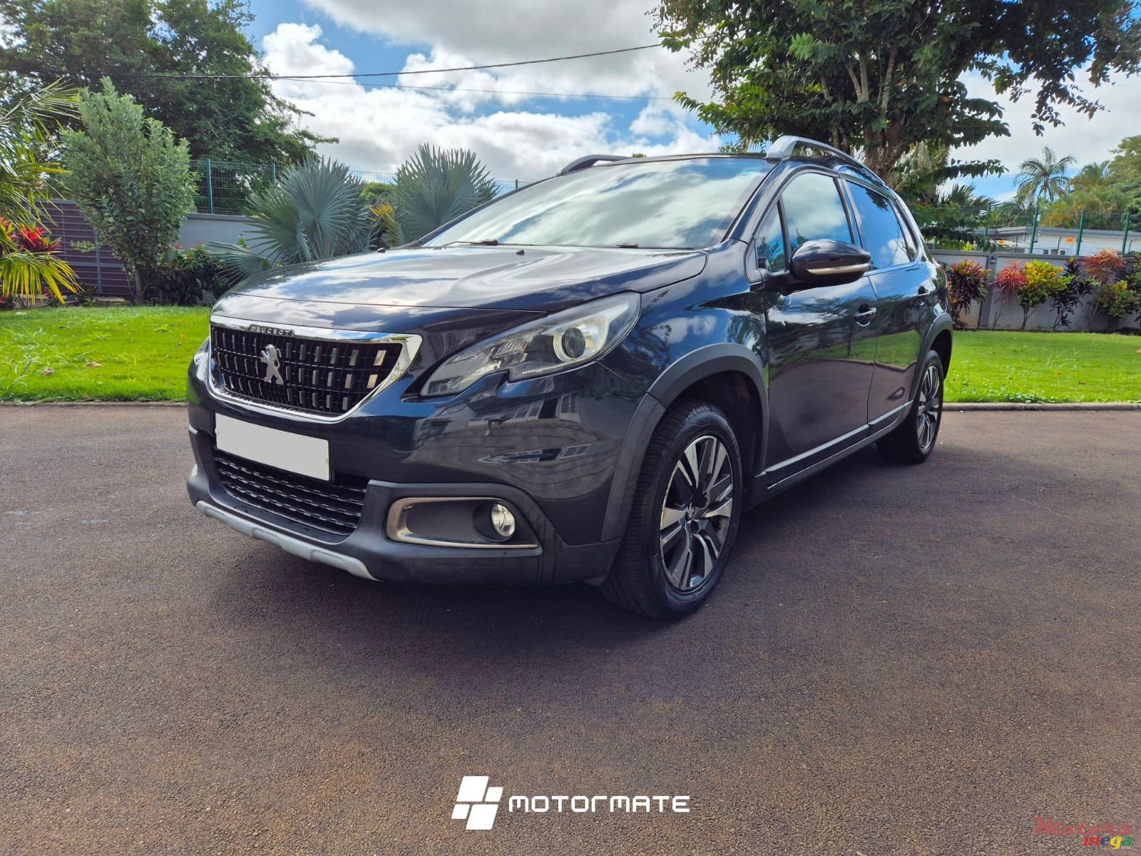 2019' Peugeot 2008 ALLURE photo #2
