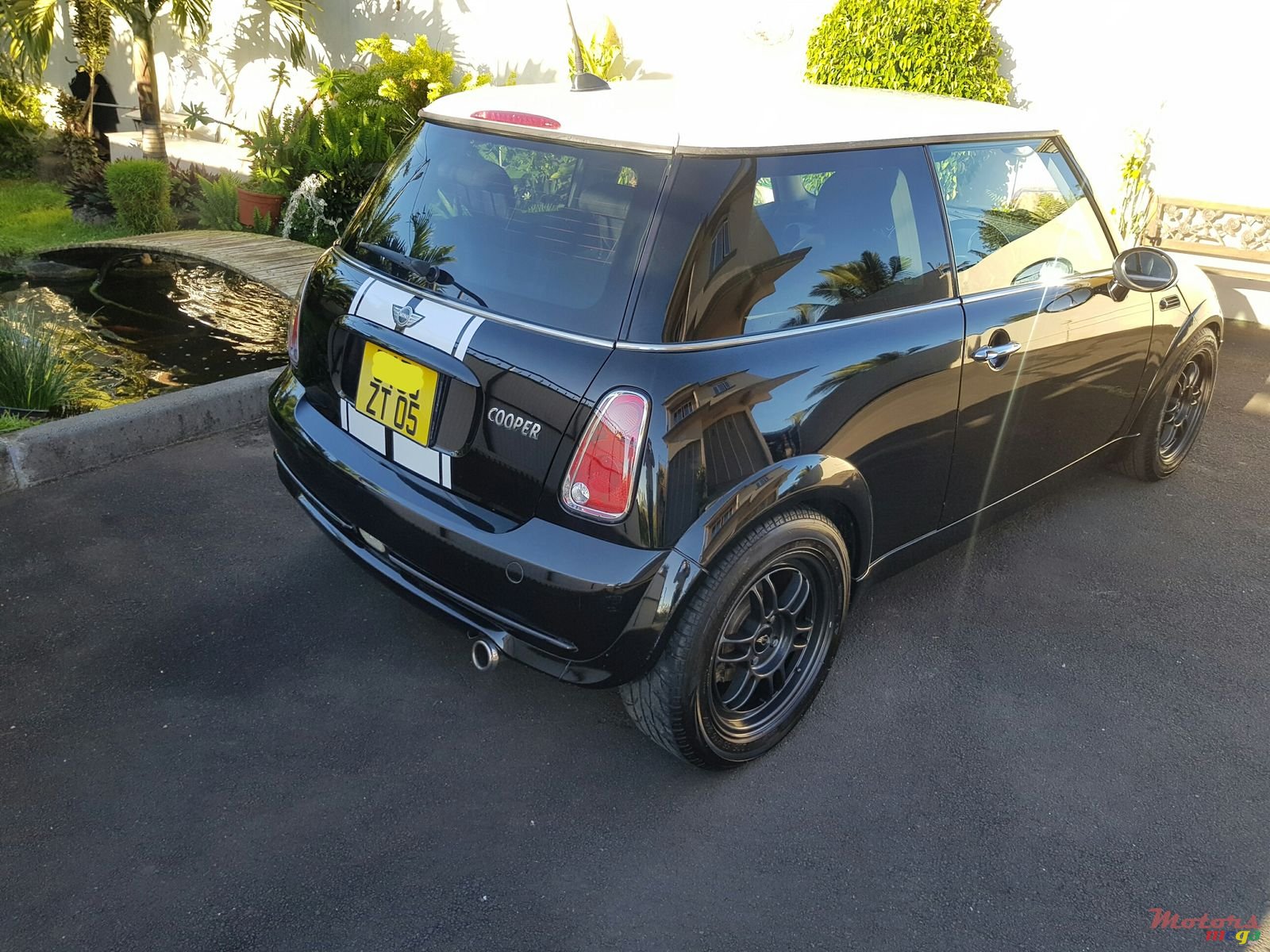 2005' MINI Cooper Manual photo #3