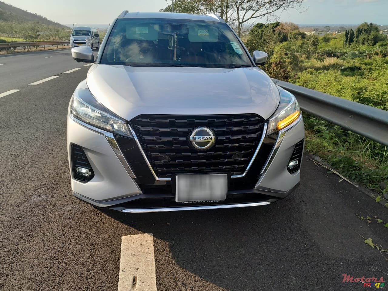 2021' Nissan photo #4