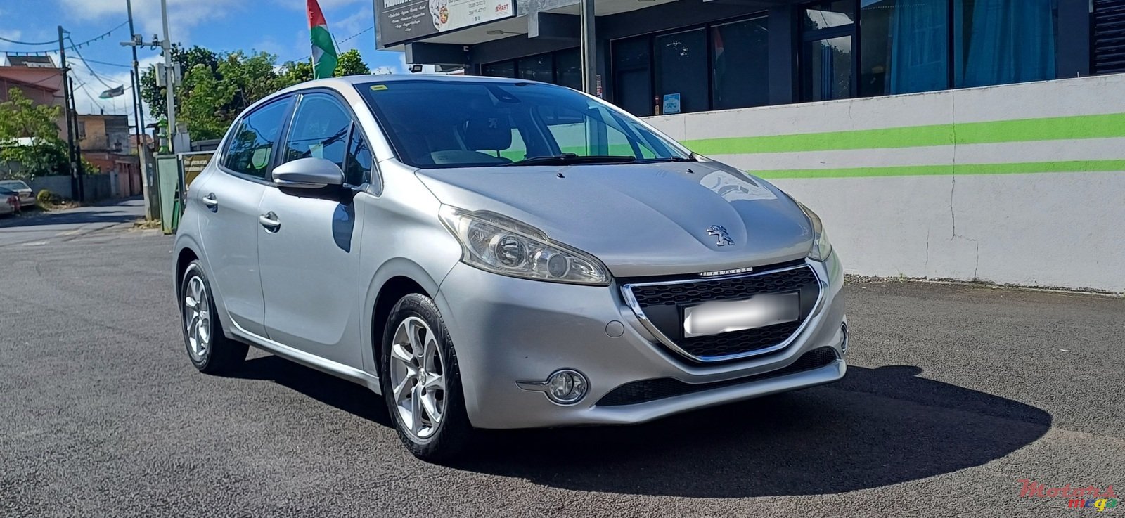 2013' Peugeot 208 photo #1