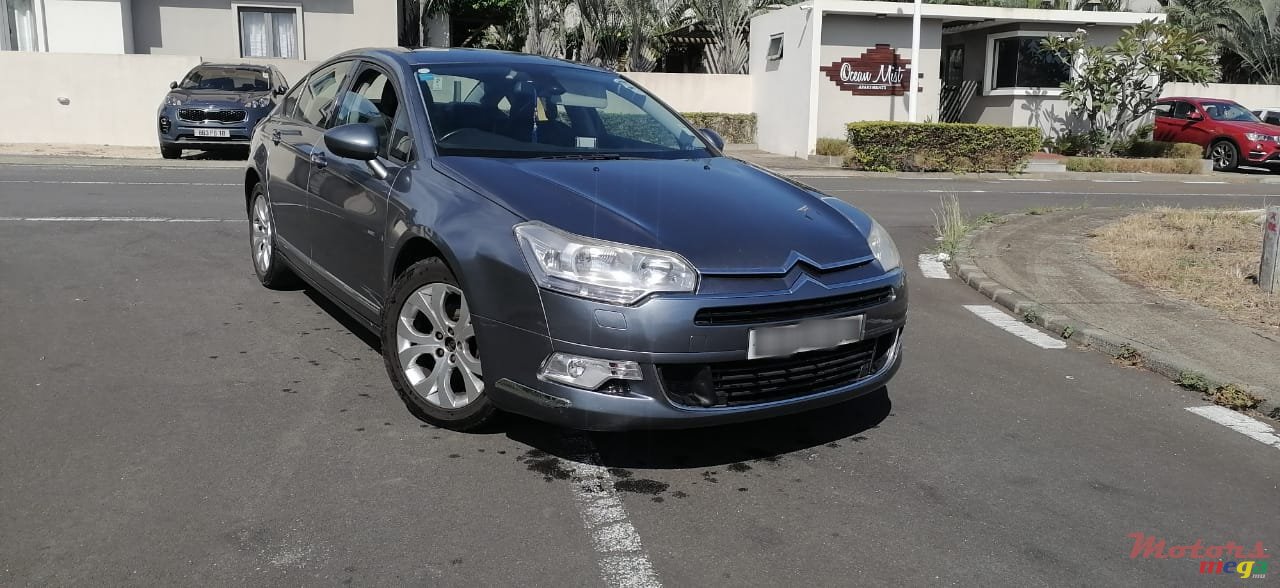 2010' Citroen C5 photo #1