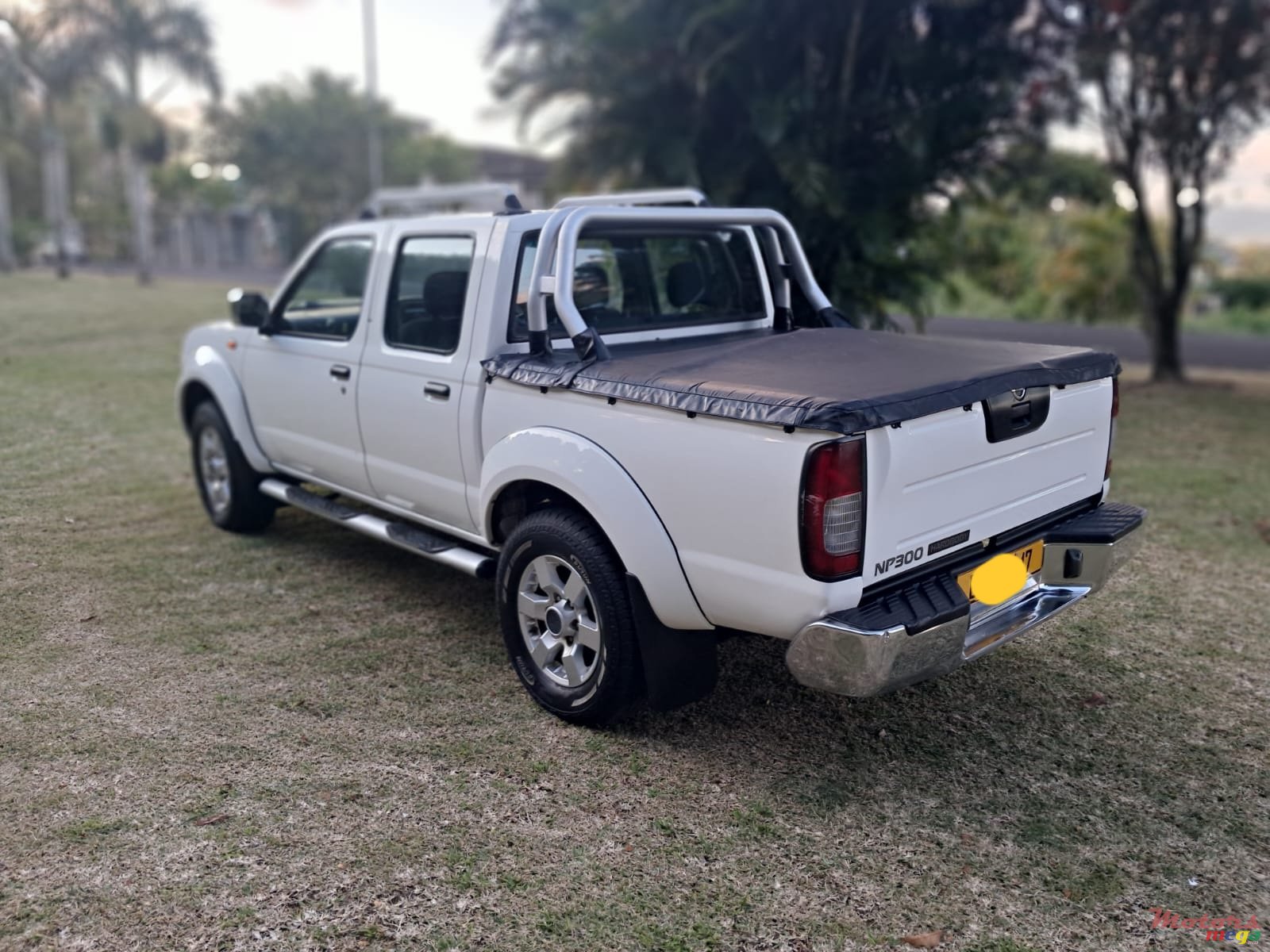 2017' Nissan NP300 2×4 Hardbody Predator photo #5