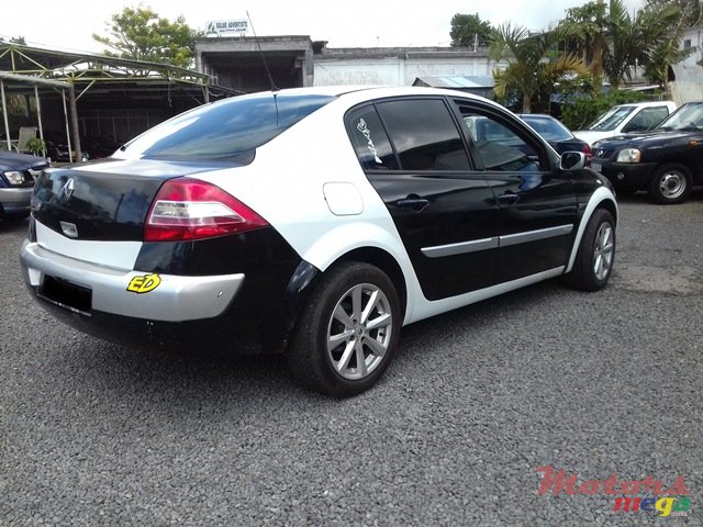 2005' Renault Megane photo #6