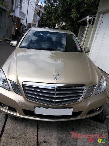 2011' Mercedes-Benz E-Class photo #1