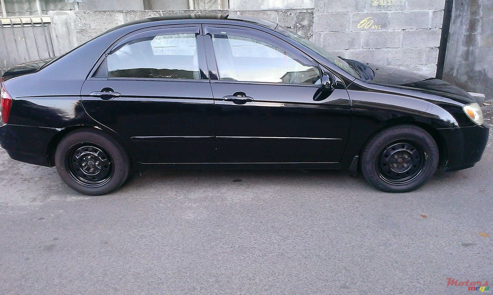 2004' Kia Cerato photo #2