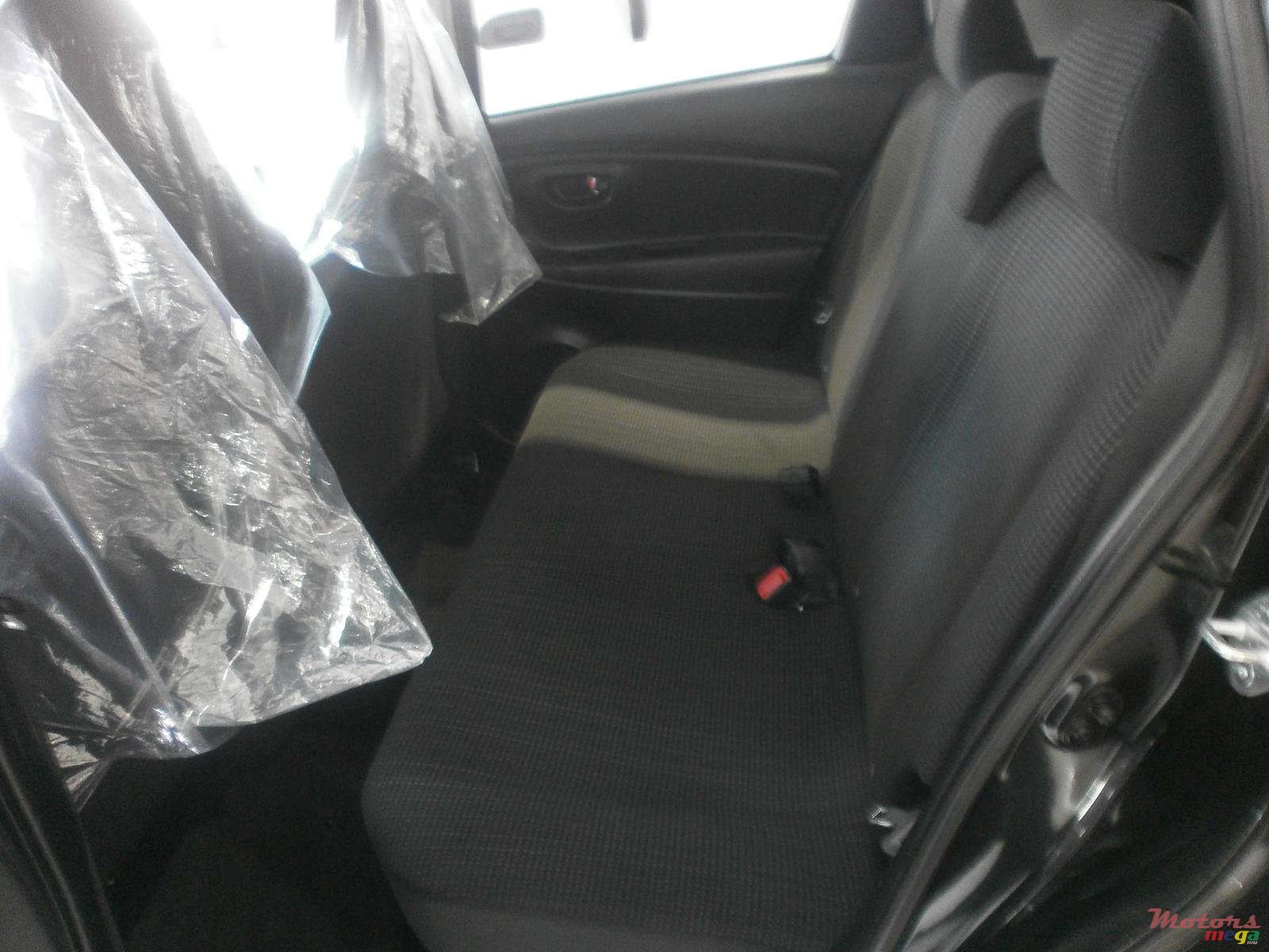 2017' Toyota Vitz Hybrid photo #2