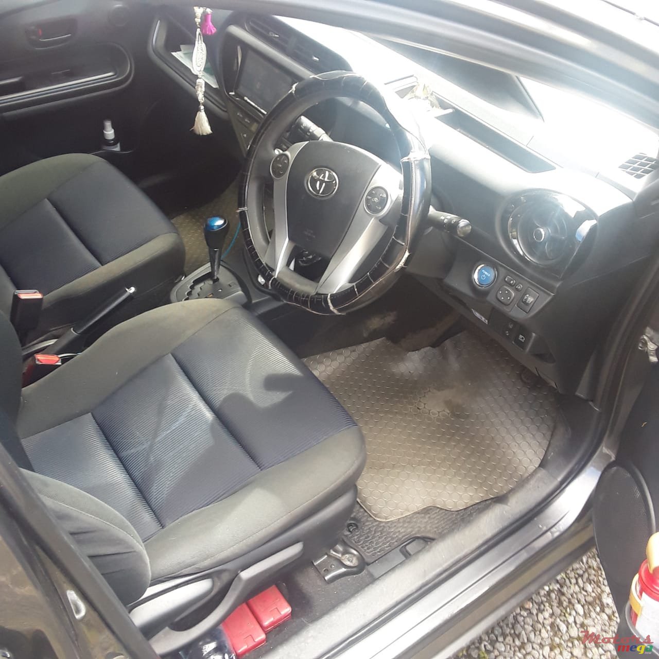 2017' Toyota Aqua photo #7