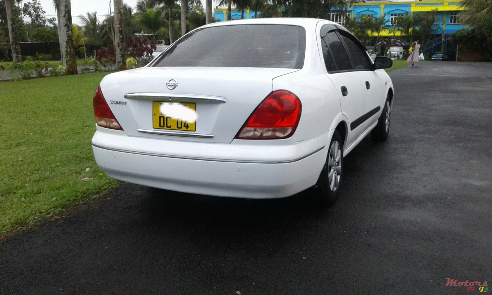2004' Nissan Sunny photo #2