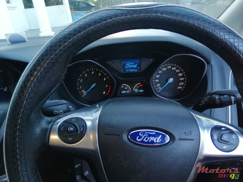 2013' Ford Focus photo #2