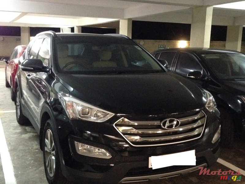 2015' Hyundai Santa Fe photo #1