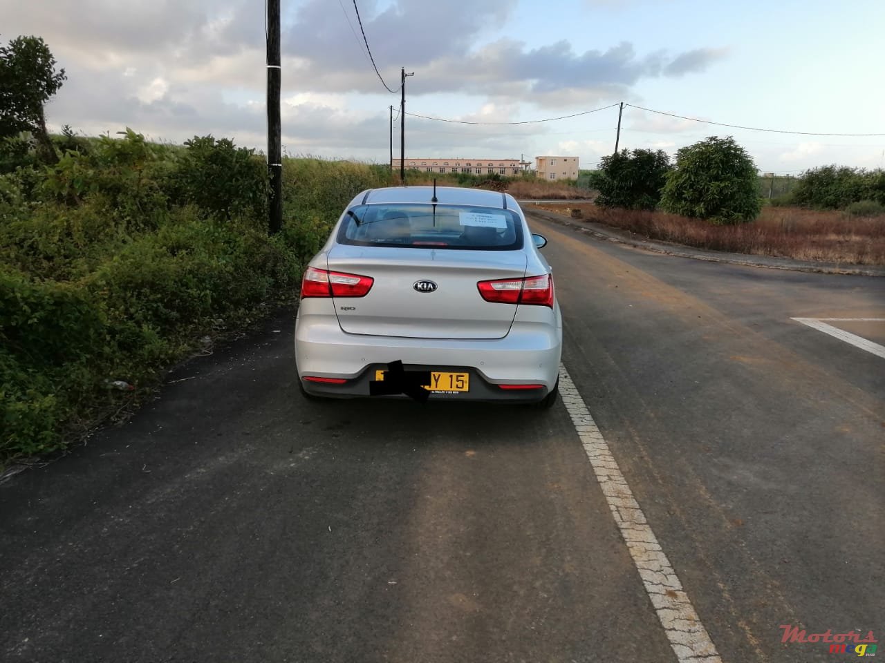 2015' Kia Rio photo #1