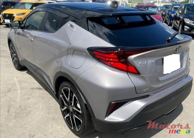 2020' Toyota C-HR photo #3