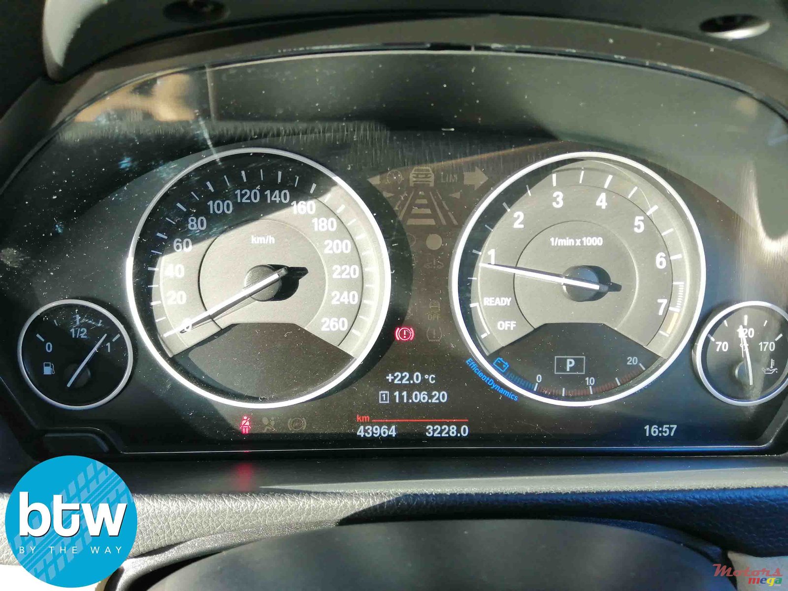 2015' BMW 3 Series 330i photo #7