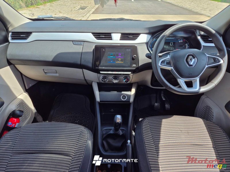 2023' Renault photo #6