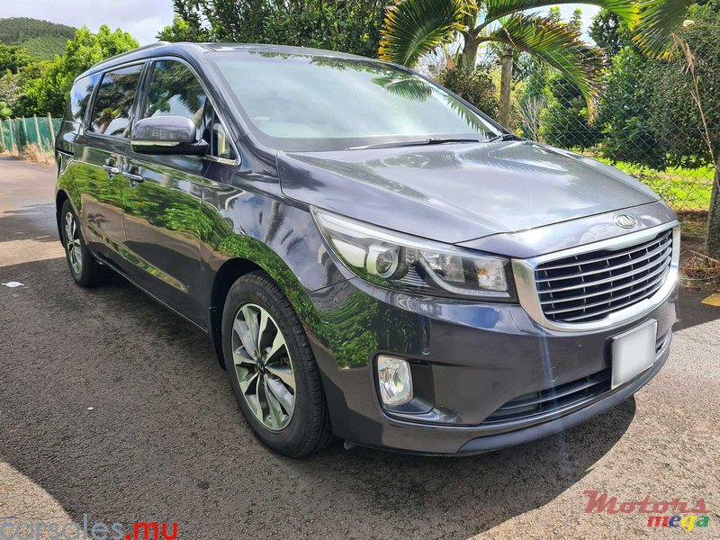 2015' Kia Carnival 2.2 CRDI 7 Seater photo #1