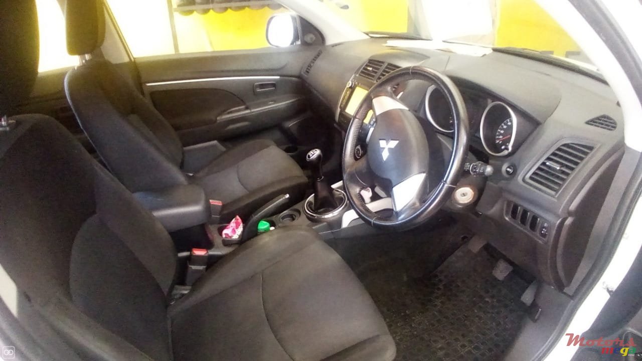 2008' Mitsubishi Lancer photo #2