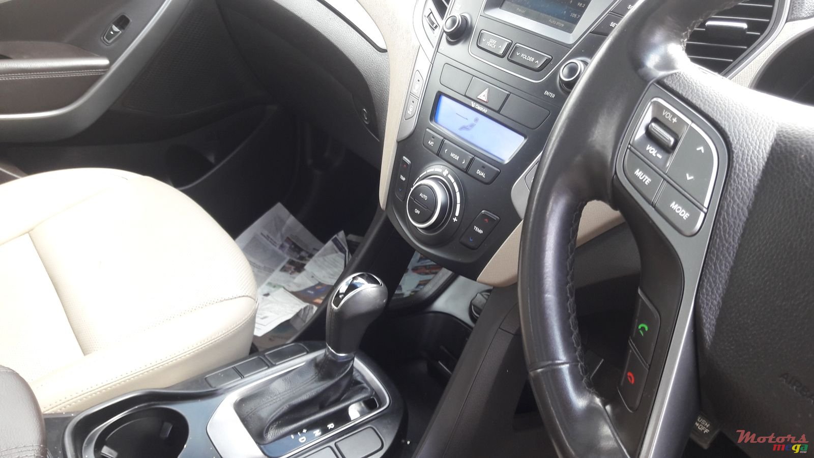 2015' Hyundai Santa Fe 2.2 l Turbo photo #5