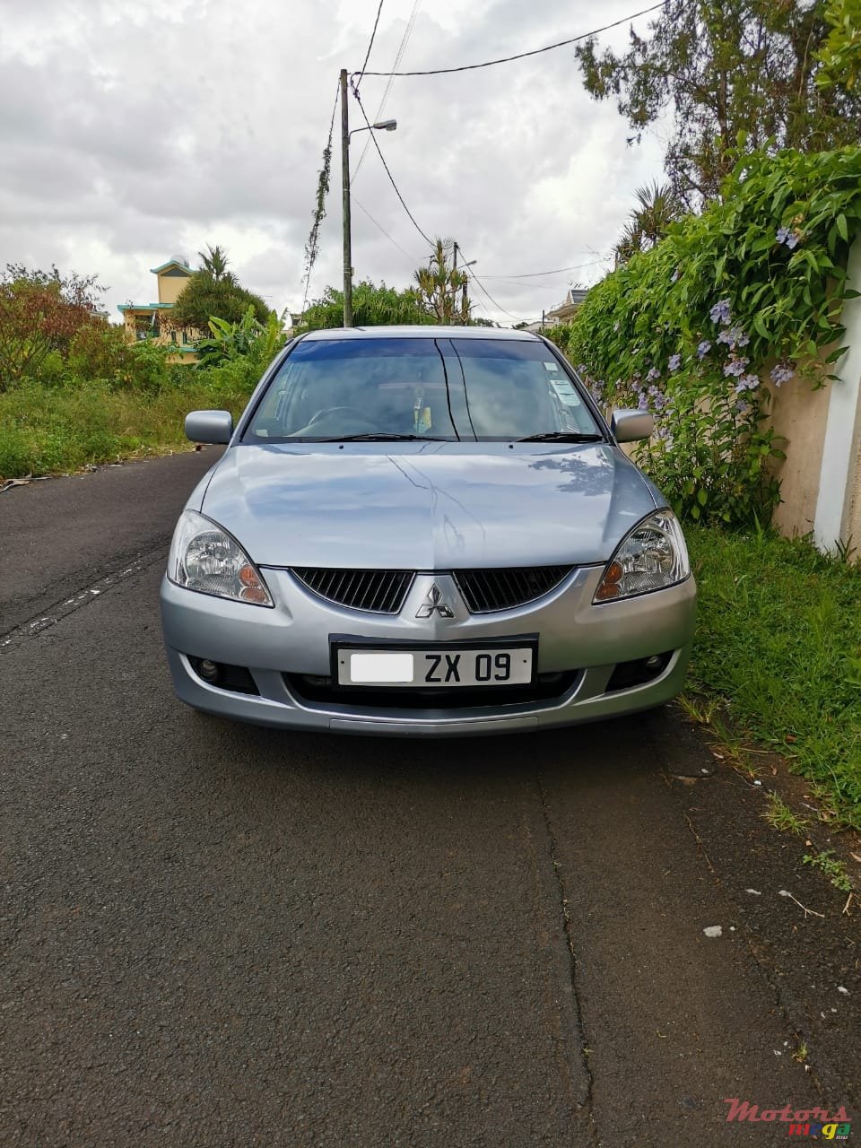 2009' Mitsubishi Lancer GLX photo #4
