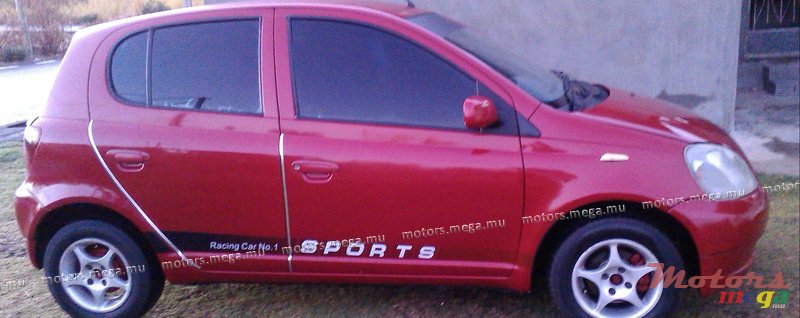 2000' Toyota VITZ  photo #1